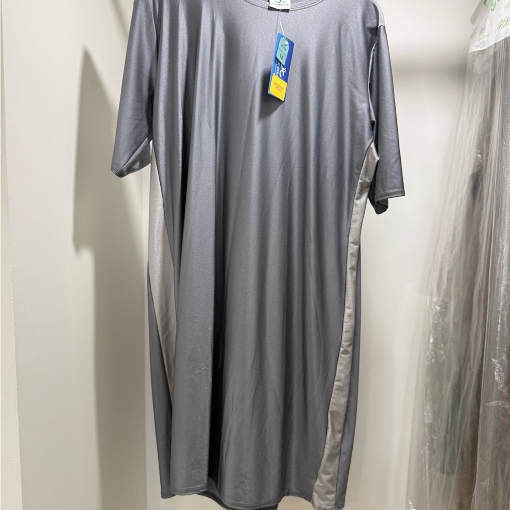 UNDERCOVER WATERWEAR Gray Midi Swim Dress
#undercoverwaterwear